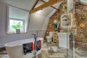 En-Suite Area- click for photo gallery